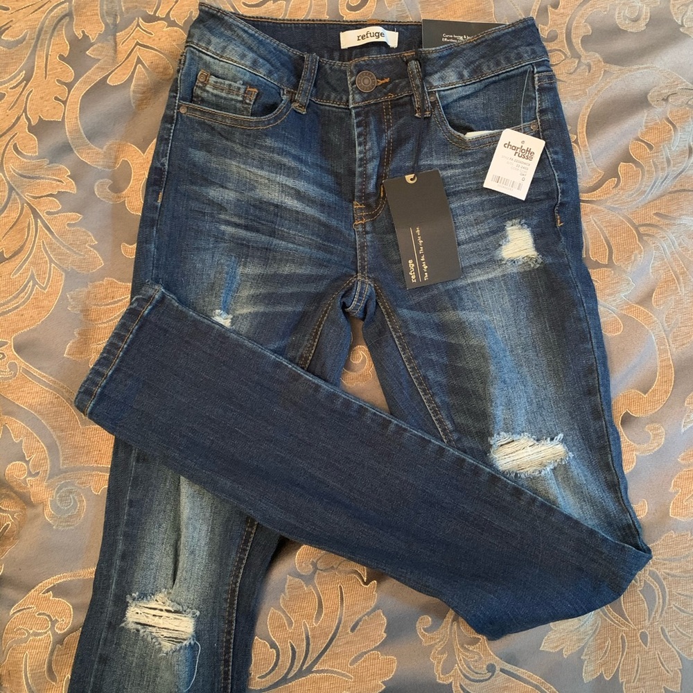 NWT refuge skinny boyfriend jeans!
